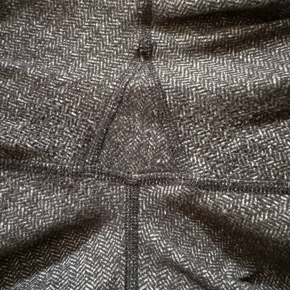 Lululemon wunder under pants herringbone size 8 EUC - Picture 3 of 3